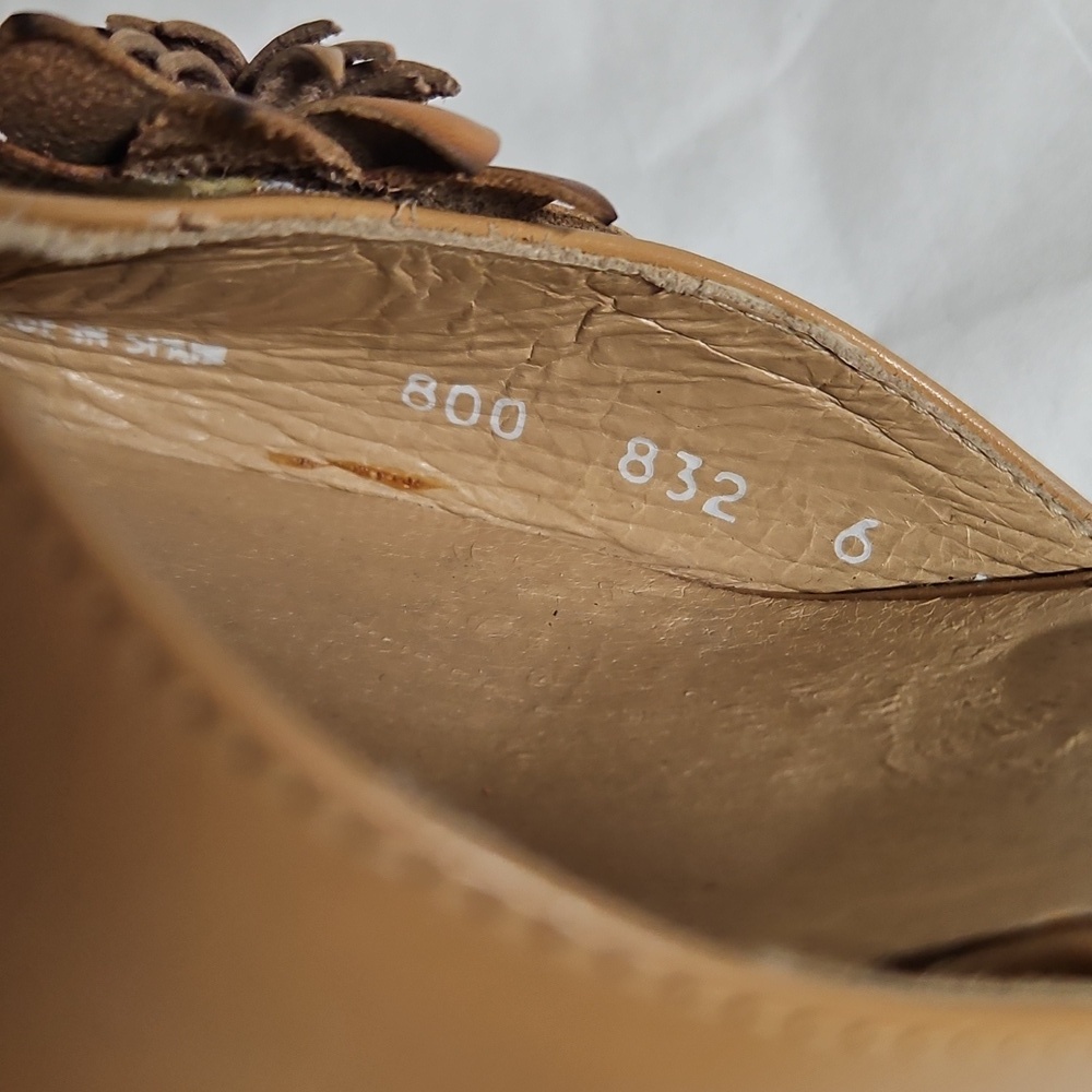 Tommy Bahama Mules All Leather Made in Spain 6M EUC Nude Natural Tan - Picture 9 of 10